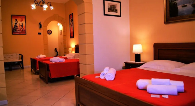 Четырёхместный семейный номер Standard с балконом B&B Oleaster - Bolognetta
