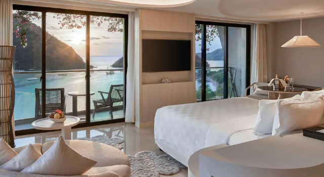 AYANA Komodo Waecicu Beach