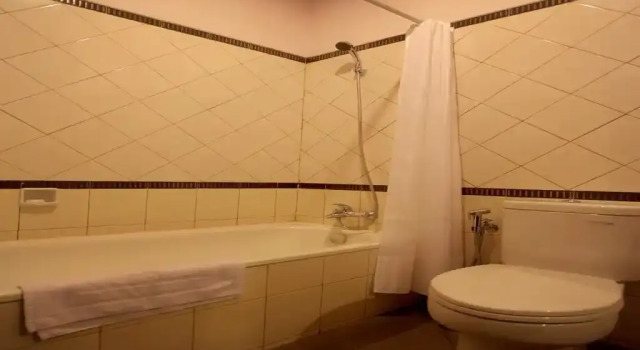 Полулюкс Kyriad Sadurengas Hotel