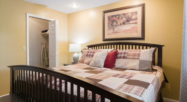 Pointe Royale 50-4 2 Bedroom Condo, Забронировать Отель Отели Table Rock Lake с парковкой, Парковка