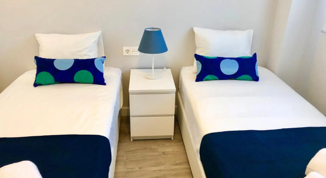Playa Los Álamos, descanso y ocio en Torremolinos, Забронировать Отель Отели Торремолинос с бассейном, рядом с Пляж Лос-Аламос, Бассейн