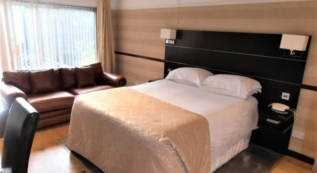 Номер Luxury Hollies Hotel