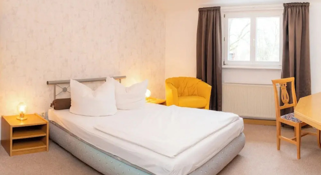 Hotel Waldhaus Waltershausen, Book Hotel Hotels in Thuringian Forest with Parking, Parking