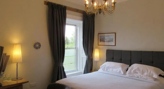 Номер Classic Middleton House Bed and Breakfast