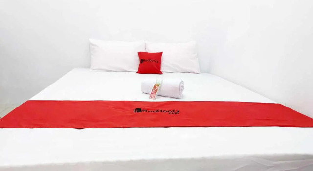 RedDoorz Syariah near Transmart Tegal, Prenota Hotel Tegal Central Java