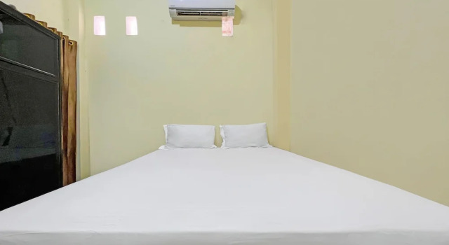 Hotel O Wisma Dg Tata, Book Hotel Hotels in Sulawesi with Parking, Parking