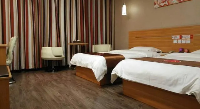 Thank Inn Hotel Hu'nan Xiangtan Yisu River, Prenota Hotel Hotel a Xiangtan County con parcheggio, Parcheggio