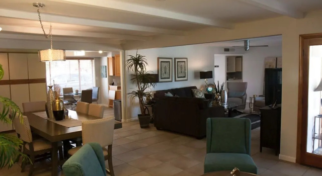 Luxurious 5 BR House Pool DT Scottsdale, Забронировать Отель Отели Скотсдейл с парковкой, Парковка