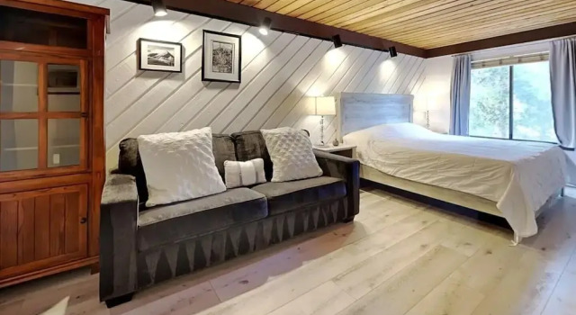 Slopeside Condo with Fireplace, Varaa Huoneisto Mammoth Lakes Mammoth