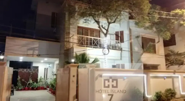 Hotel Seven Lodges, Prenota Hotel Hotel a Karachi con parcheggio, Parcheggio