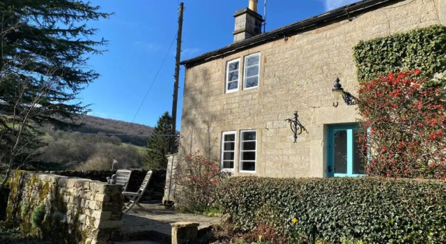 Beautiful Peak District Cottage With Hot Tub, Varaa Lomakoti Mökit kohteessa Merseyside, Mökki