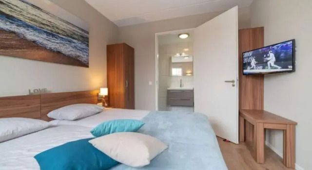 Villa in Zeeland near Clean Beaches, Book Vacation Home Colijnsplaat 