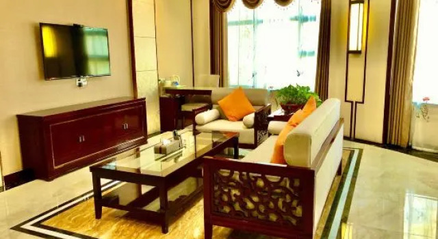 Люкс Executive Jubao Holiday Hotel