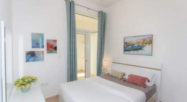 Stylish flat aerial view & pool, Забронировать Отель Отели Дубая с бассейном, Бассейн