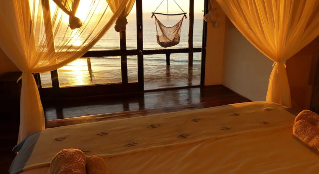 Blue Footprints Eco Lodge, Book Hotel Miramar 