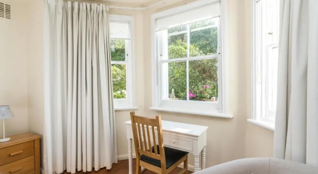 Super 1BD Flat in the Heart of Blackheath Village, Забронировать Отель Бизнес-отели Англии, 4* 5*