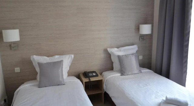 Двухместный номер Standard Hôtel des 4 Soleils