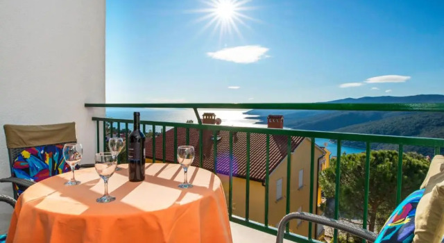 Apartmán 2 pokoje s balkonem a a výhledem na moře Apartments Iris