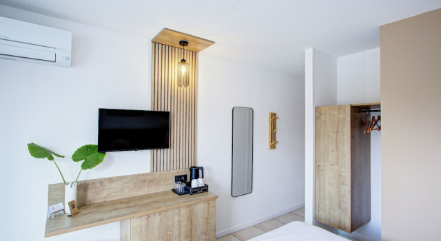 Трёхместный номер Comfort с балконом Hotel Centre Plage
