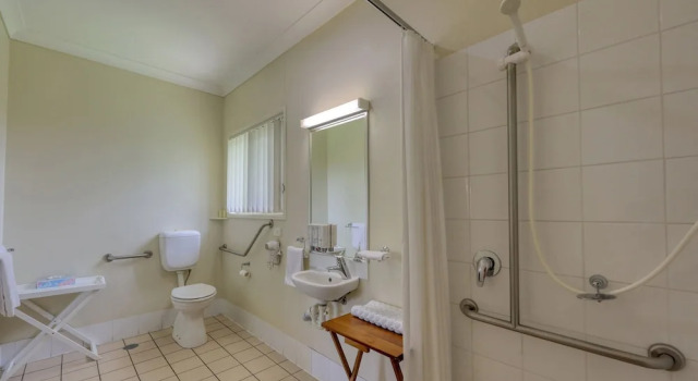 Семейный люкс с 2 комнатами Country Roads Motor Inn