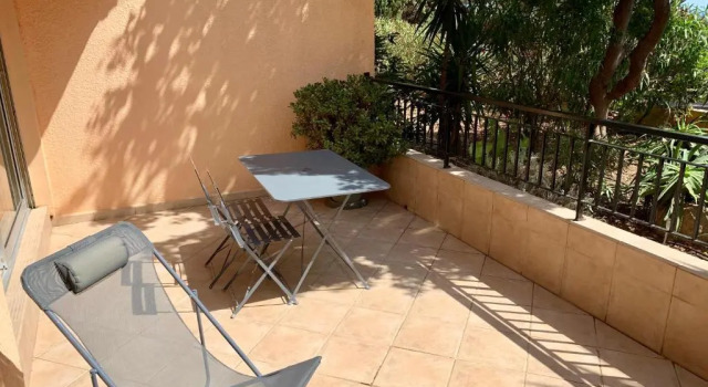 Апартаменты Très beau studio à 100m de la plage de Marinella