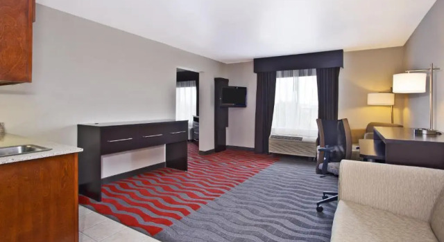Люкс Holiday Inn Express Hotel & Suites Columbus-Groveport by IHG