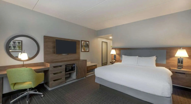 Номер Deluxe Hampton Inn & Suites Burlington