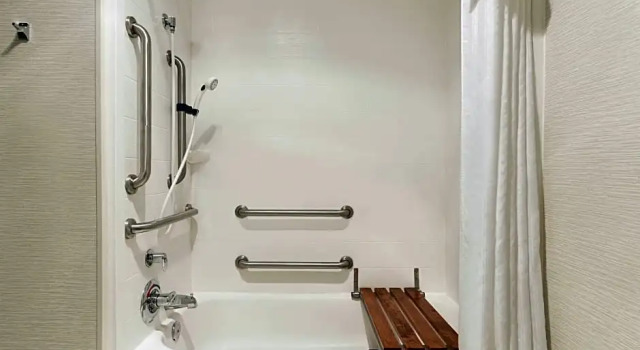 Четырёхместный люкс с 2 комнатами Homewood Suites by Hilton Toledo-Maumee