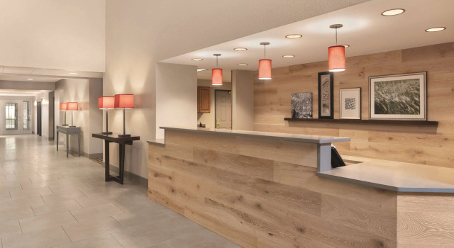 Country Inn & Suites by Radisson, Green Bay East, WI