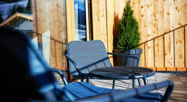 Полулюкс с балконом Wellness und Brunch Hotel MorgenZeit beheizter Naturteich Genuss Frühstück bis 13 Uhr Hochkönig Sommercard