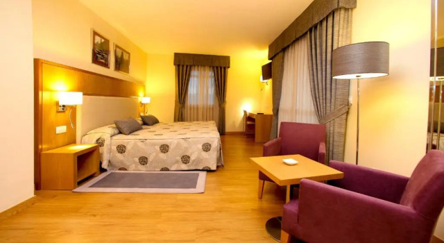 Трёхместный номер Standard Hotel Condes De Lemos España