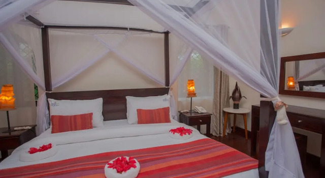 Люкс Grand с видом на бассейн Отель Mzima Beach Resort