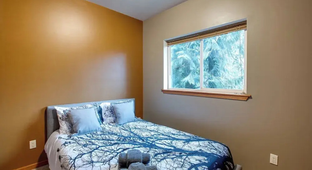 Glacier Springs Cabin 20 An Elegant Country Home, Buchen Sie Ferienhaus Hotels in Glacier mit Parkplatz, Parkplätze