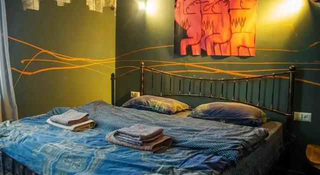 Korte Hotel Sleeps 14 With Courtyard