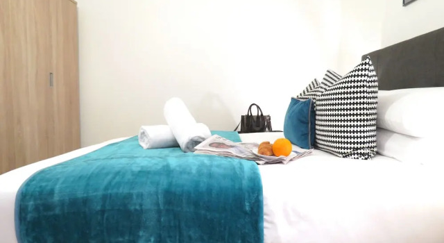 Студия Tudors eSuite Grand Central Aparthotel
