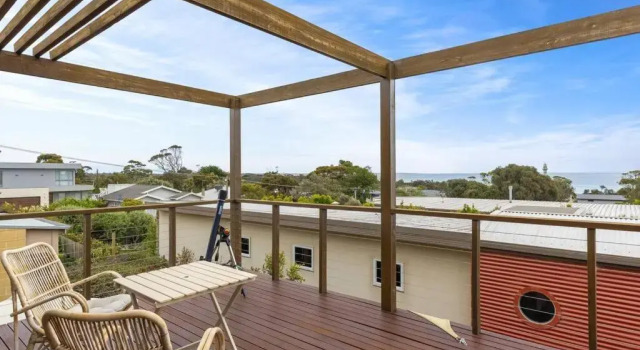 Sea Haven: coastal views, family retreat, Prenota Hotel McCrae Mornington Peninsula