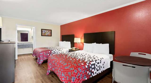 Четырёхместный номер Standard Econo Lodge St George