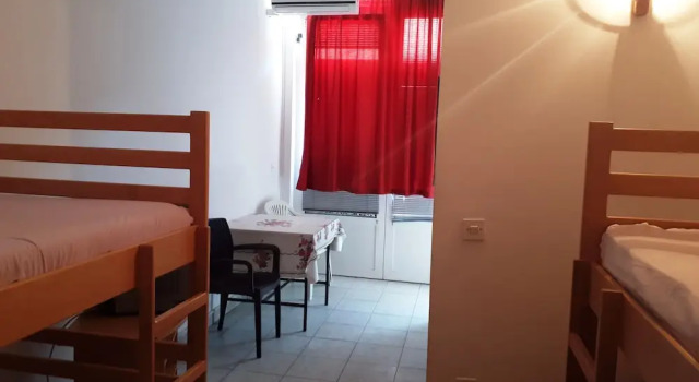 Четырёхместный номер Standard с балконом Guesthouse Sanja