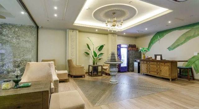 Super OYO Capital O 1169 Le Grand Hanoi Hotel - The Charm, Забронировать Отель Отели Кау Гиай с парковкой, Парковка