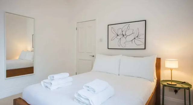 Апартаменты с 3 комнатами Stylish & Modern 3 Bed Flat in NW London With Garden