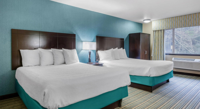 Четырёхместный номер Standard Best Western Long Beach Inn
