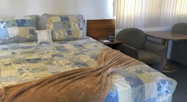 Номер Deluxe Sheffler's Motel