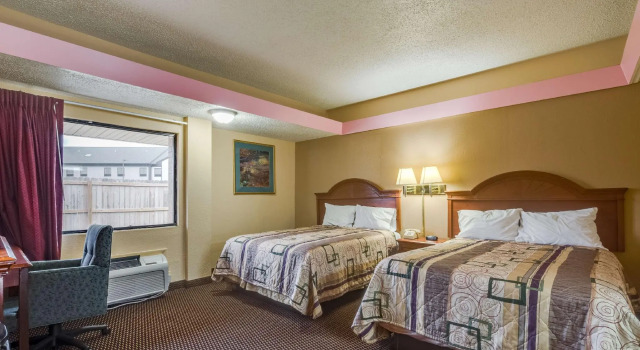 Четырёхместный номер Standard Travelers Inn Midwest City