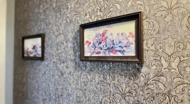 Апартаменты с балконом Диван и чемодан на Красном проспекте 94/1