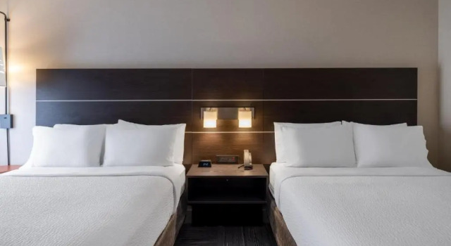 Четырёхместный номер Standard Holiday Inn Express Corydon by IHG