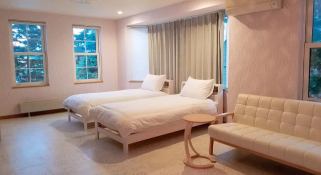 Donguri House