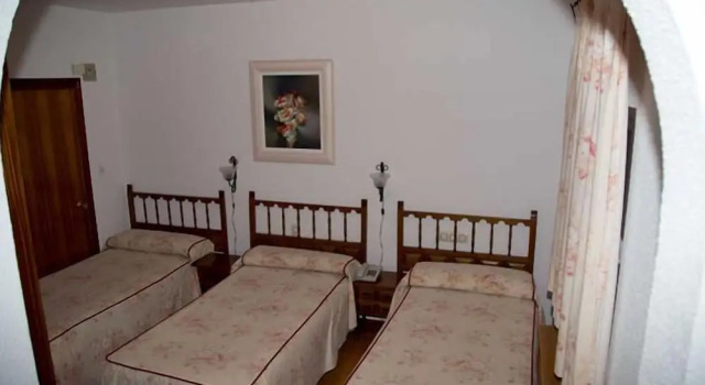 Трёхместный номер Standard Hotel Sol