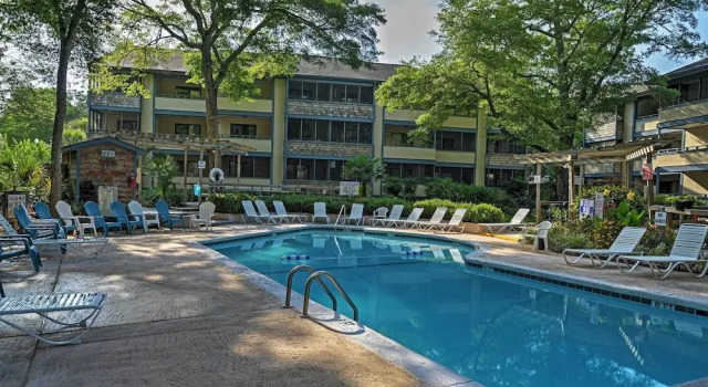 Апартаменты 1 Mi to Coast: Myrtle Beach Condo w/ Balconies!