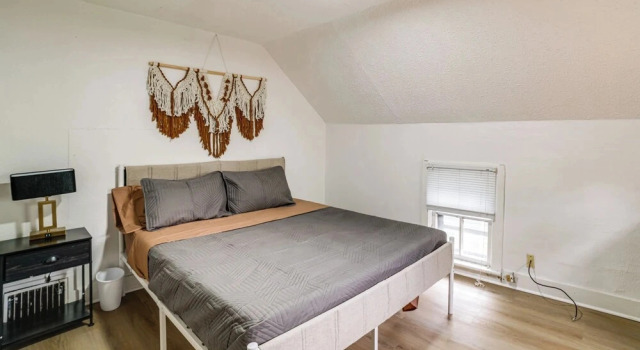 Walkable Apt in Dtwn Michigan City! 2 Mi to Beach, Забронировать Апартаменты/квартира Мичиган-Сити Indiana Dunes National Lakeshore, рядом с Barker Mansion