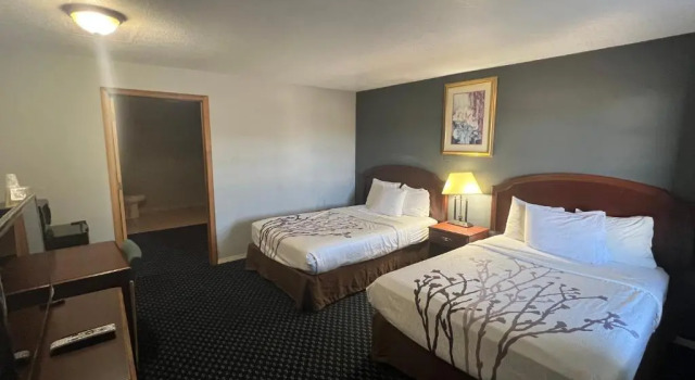 Четырёхместный номер Standard Greensburg Inn